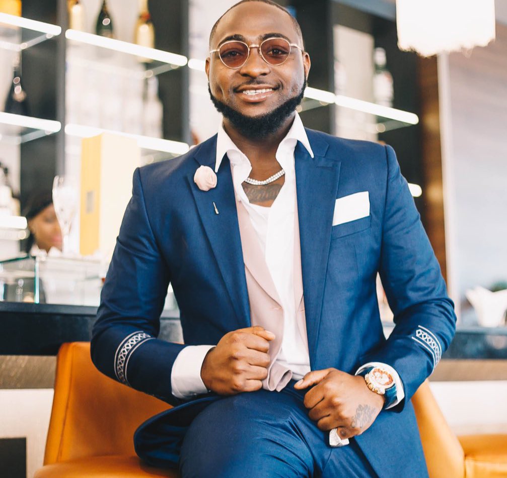 Controversy over Alleged Incident Between Davido & Kizz Daniel’s Manager at “Davido Live”